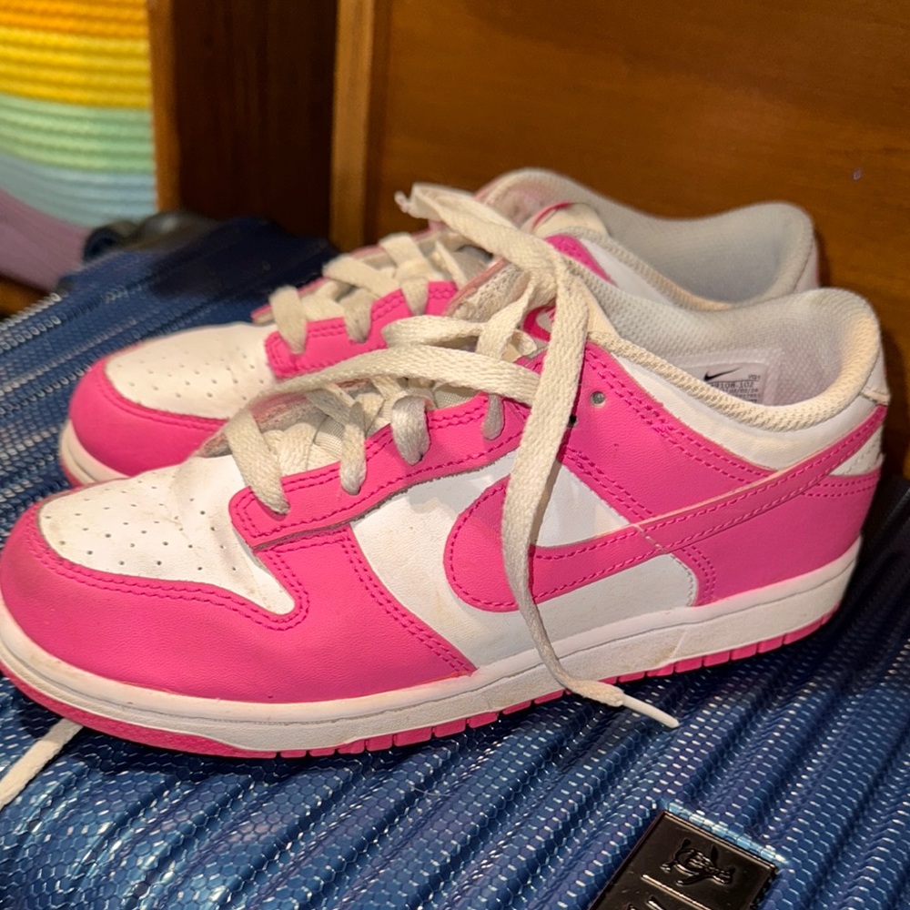 Nike Kids Sneakers in Pink and White